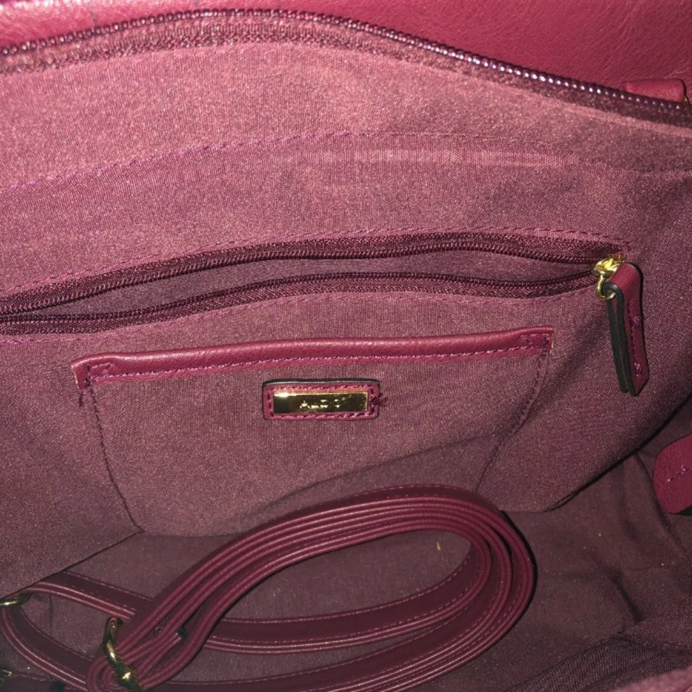 Handbag - Picture 2 of 5
